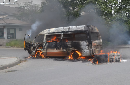 汇通快递运输车辆烧毁